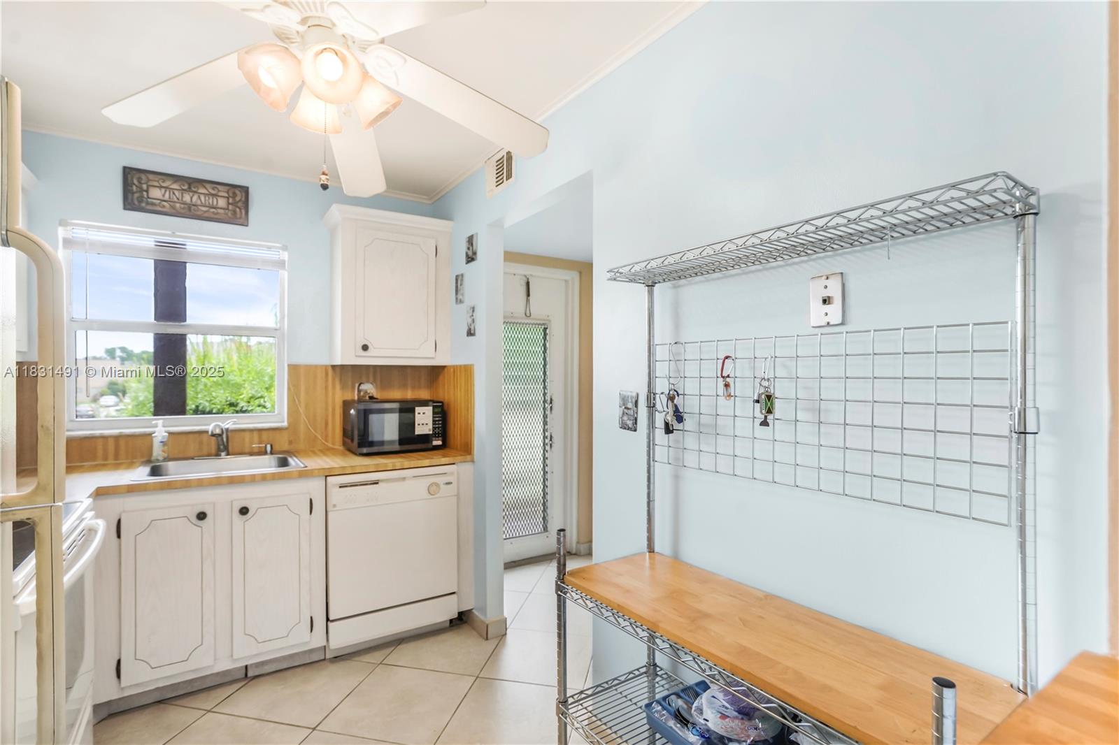 SUNRISE LAKES 97 CONDO - Residential