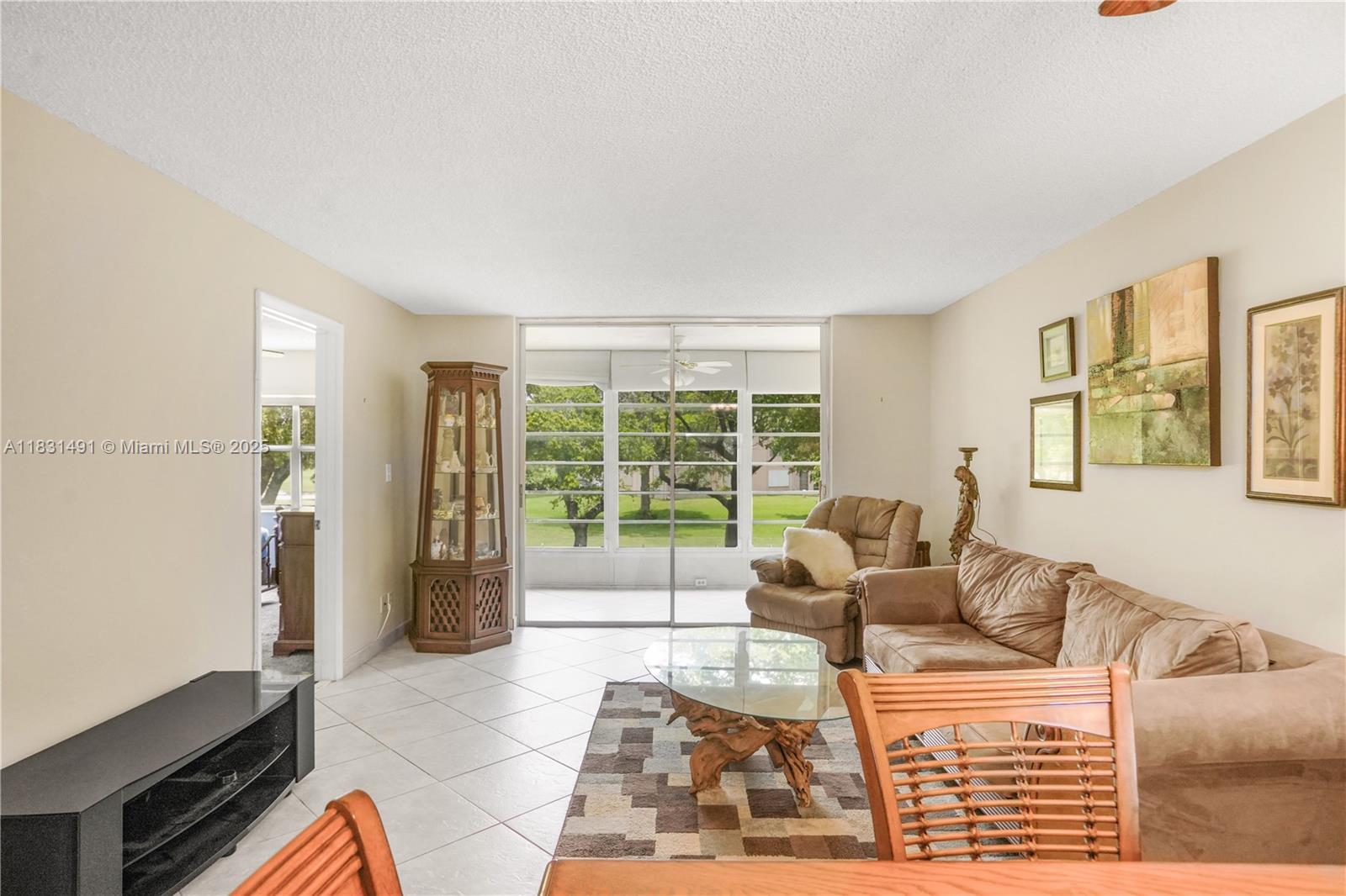 9261 Sunrise Lakes Blvd 203