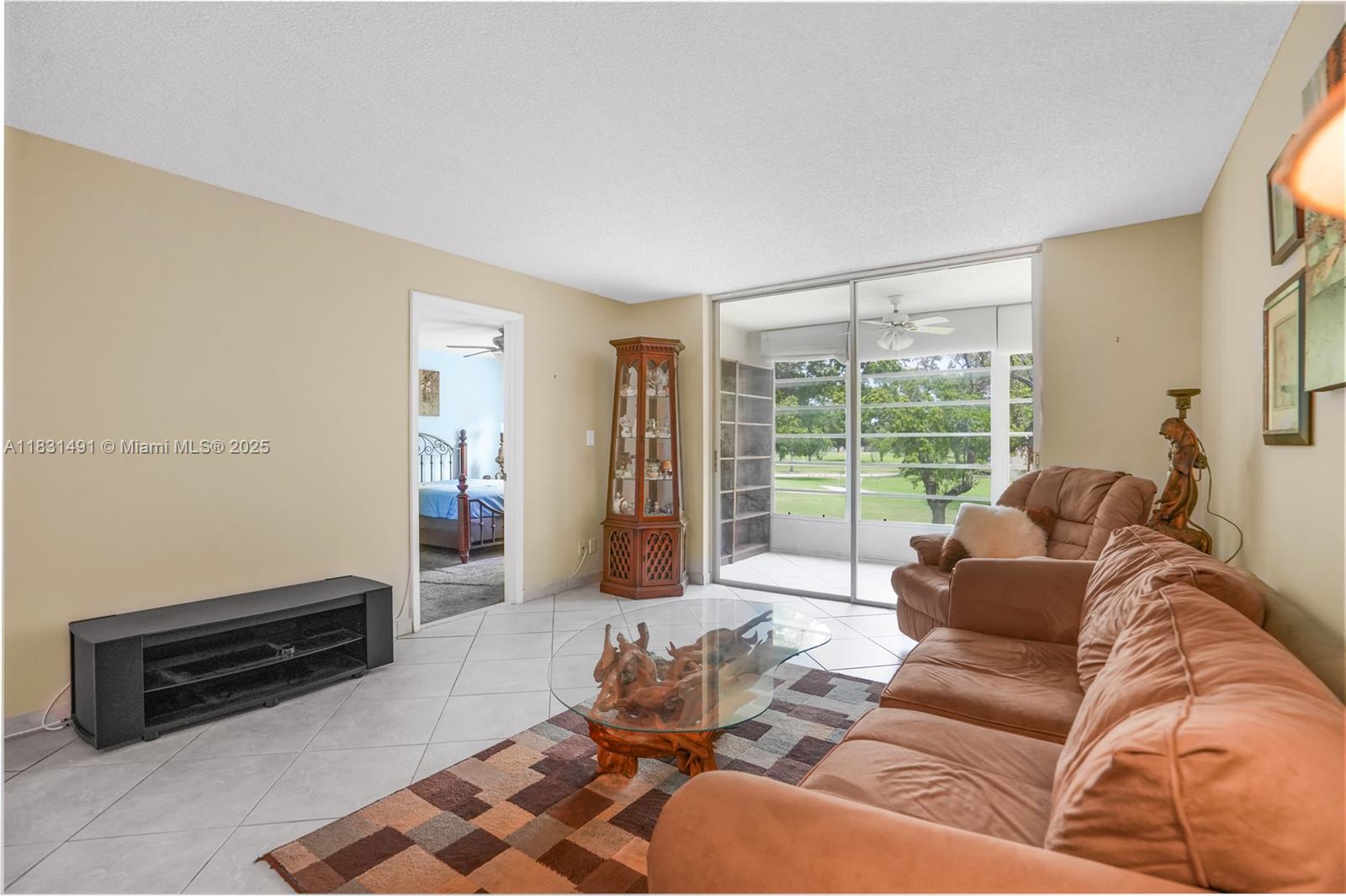 9261 Sunrise Lakes Blvd 203