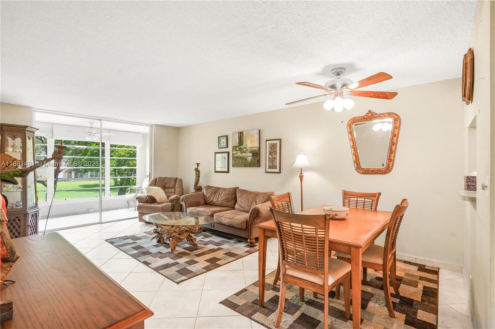 NICE AND COMFORTABLE 2 BEDROOMS /2 BATHS - ENJOY A PEACEFULL VIEW FROM YOUR PATIO. INTERNET, CABLE TV AND A SERVICE CONTRACT ARE INCLUDED IN THE CONDO FOR THE MAINTENANCE OF APPLIANCES, WATER HEATER AND AIR CONDITIONING. THIS PROPERTY IS LOCATED IN THE DESIRABLE COMMUNITY OF SUNRISE LAKE GOLF COURSE. MAINTENANCE INCLUDES FREE GOLF, GYM, TENNIS, SHOWS, MOVIES, STATE-OF-THE-ART FITNESS CENTER, OUTSIDE & INSIDE POOLS...ASSOCIATION SAY 55+ ! THE COMMUNITY IS VERY QUIET AND WELL-KEPT AND HAS AN EXTREMELY ACTIVE CLUBHOUSE. THIS COMMUNITY INCLUDES A COURTESY BUS THAT TAKES YOU ON A SHORT RIDE TO MANY PLACES OF INTEREST!!! IT IS READY FOR YOU TO MAKE IT YOUR HOME / CONTACT ME IN ENGLISH OR FRANCAIS