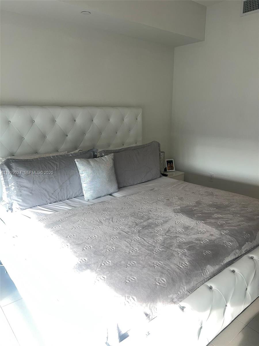 CANVAS CONDO - Residential