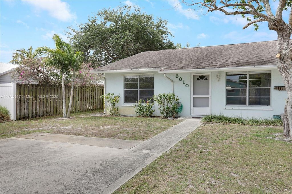 Photo of 8810 SE Hobe Ridge Ave, Hobe Sound, FL 33455 (MLS # A11785167)