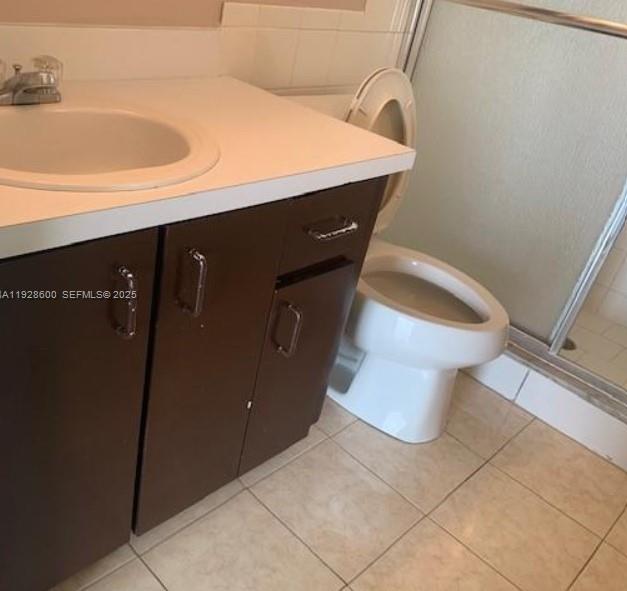 PALM VILLAGE CLUB CONDO - Residential Lease