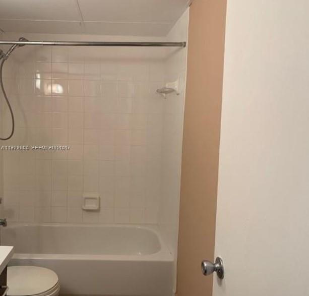 PALM VILLAGE CLUB CONDO - Residential Lease