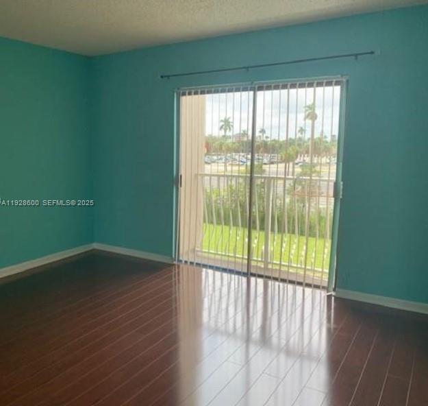 PALM VILLAGE CLUB CONDO - Residential Lease