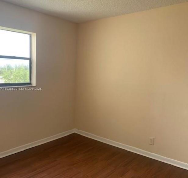 PALM VILLAGE CLUB CONDO - Residential Lease