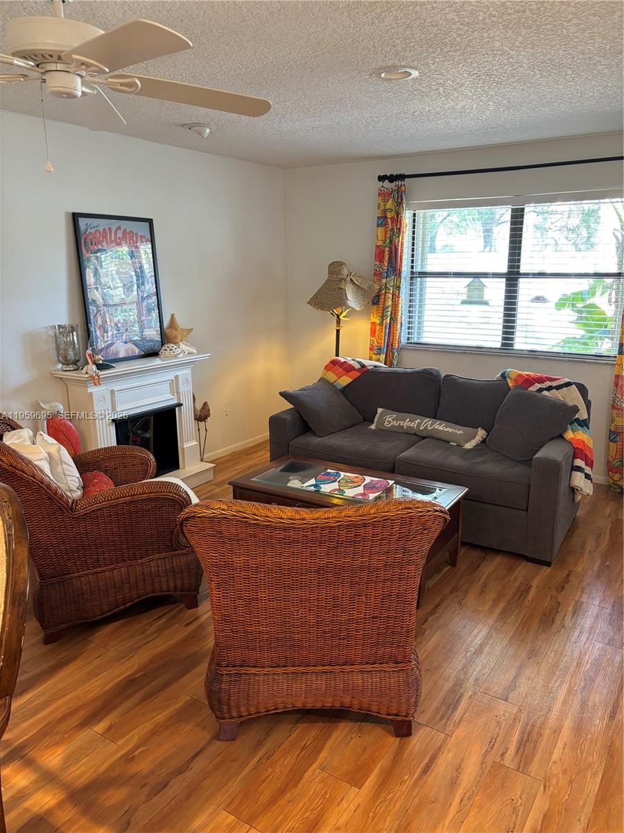 159 Pinto Palm Ct, Royal Palm Beach, FL, 33411/$260,000 2 159 Pinto Palm Ct