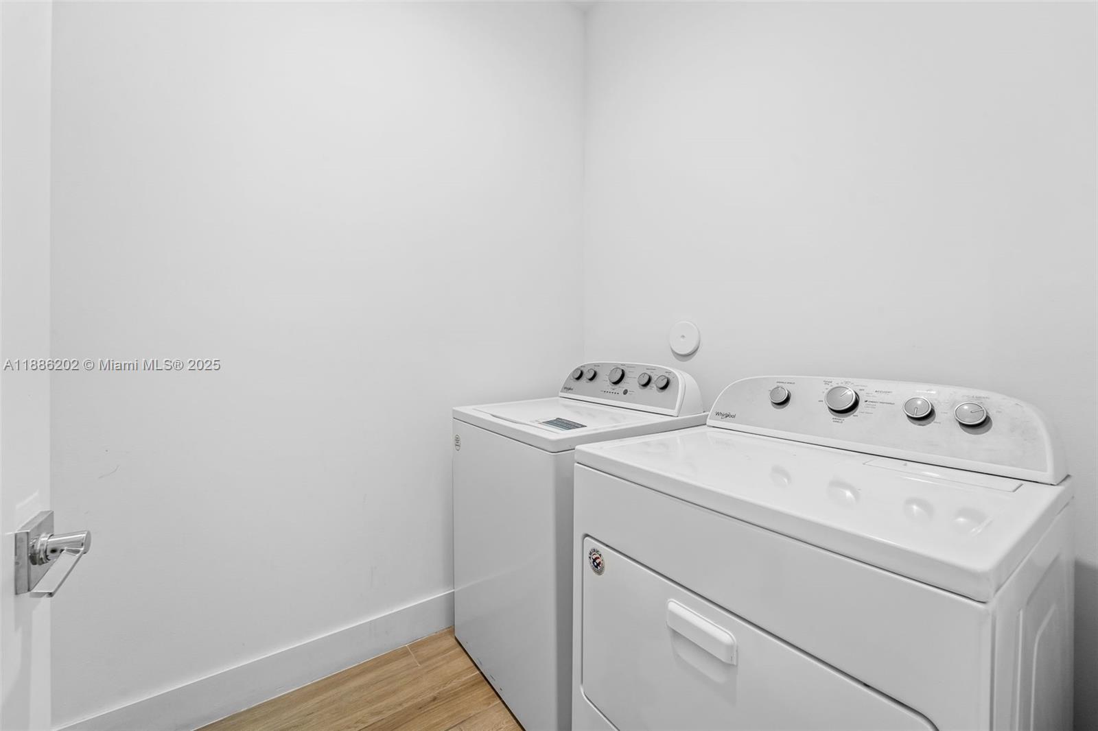 DOWNTOWN DORAL SOUTH PHAS - Residential Lease