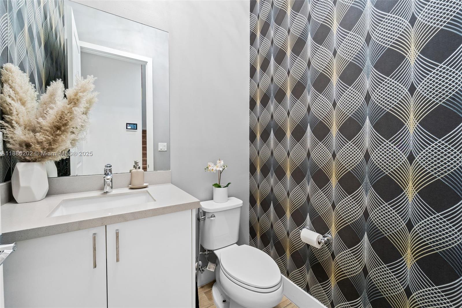 DOWNTOWN DORAL SOUTH PHAS - Residential Lease