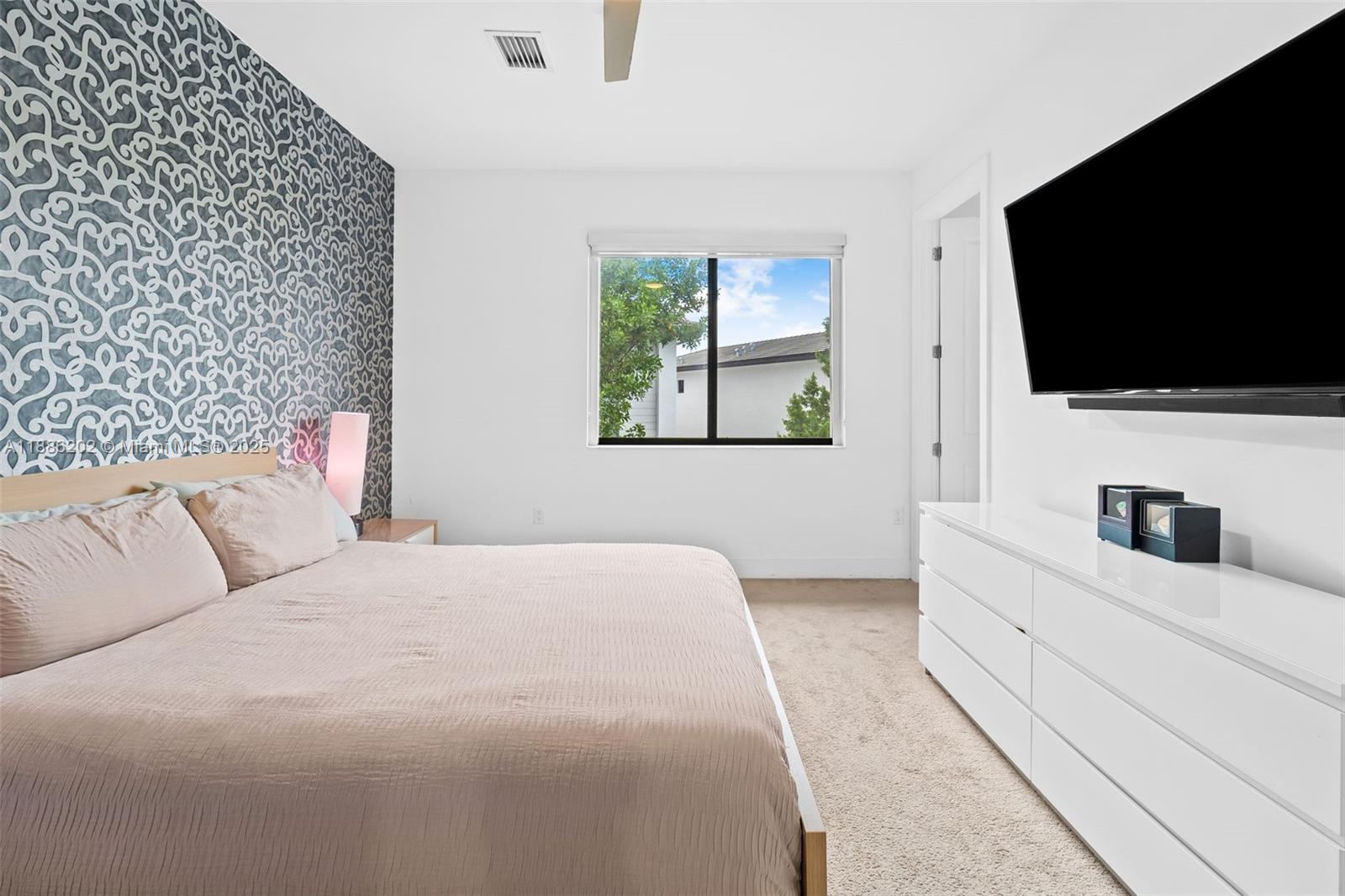 DOWNTOWN DORAL SOUTH PHAS - Residential Lease