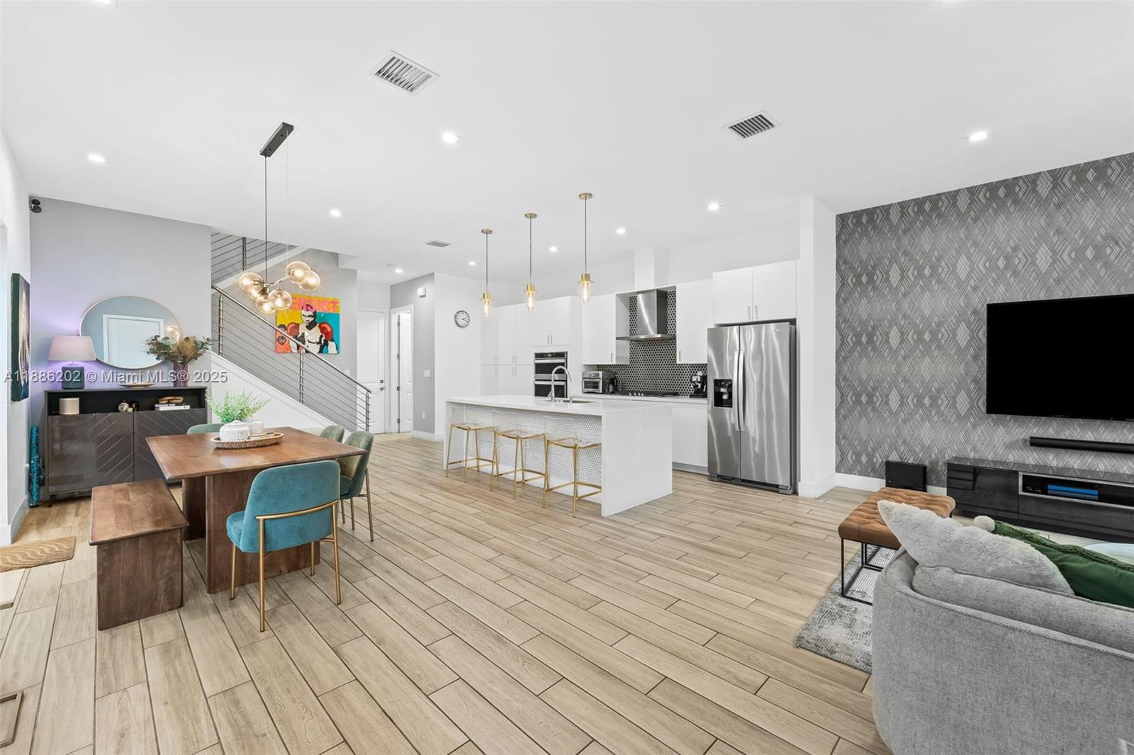 DOWNTOWN DORAL SOUTH PHAS - Residential Lease