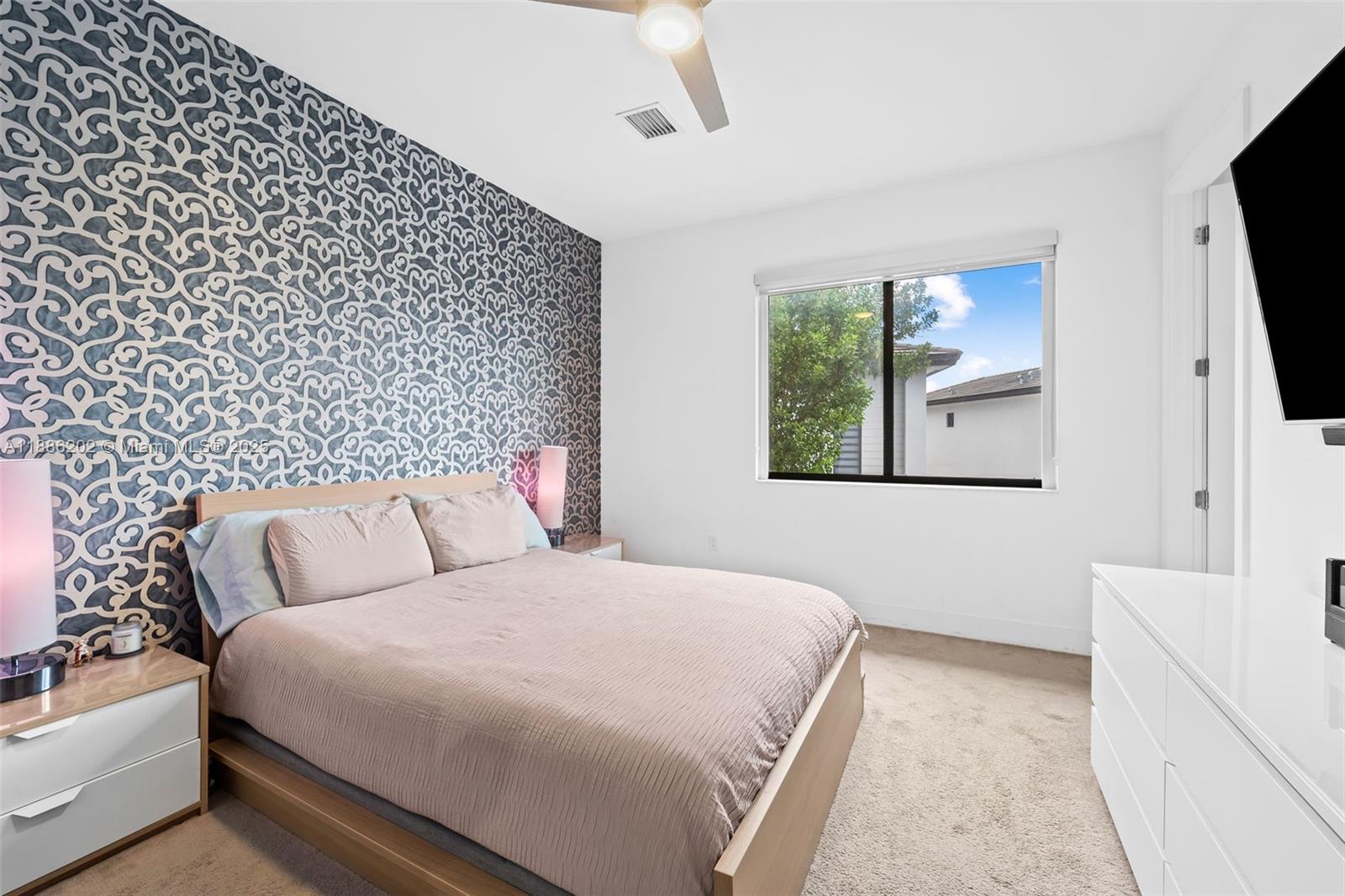 DOWNTOWN DORAL SOUTH PHAS - Residential Lease