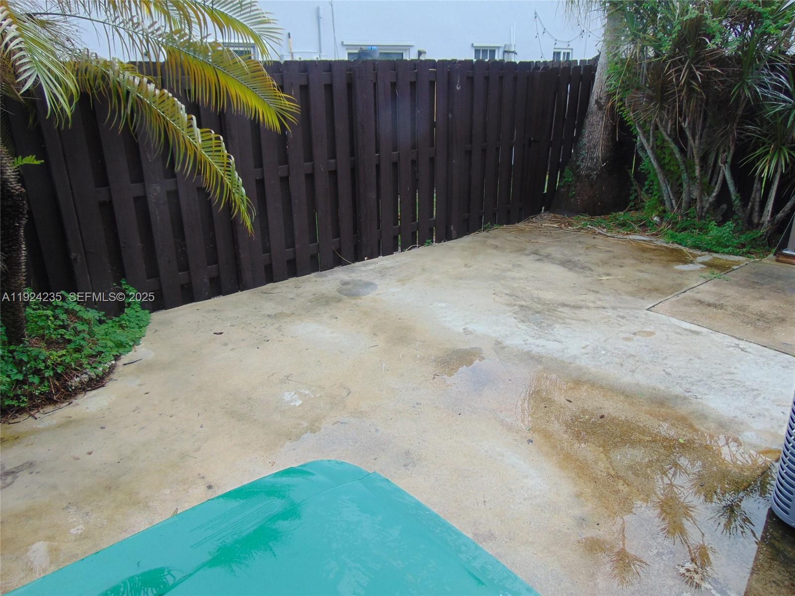 ARROWHEAD GOLF & TENNIS C - Residential Lease