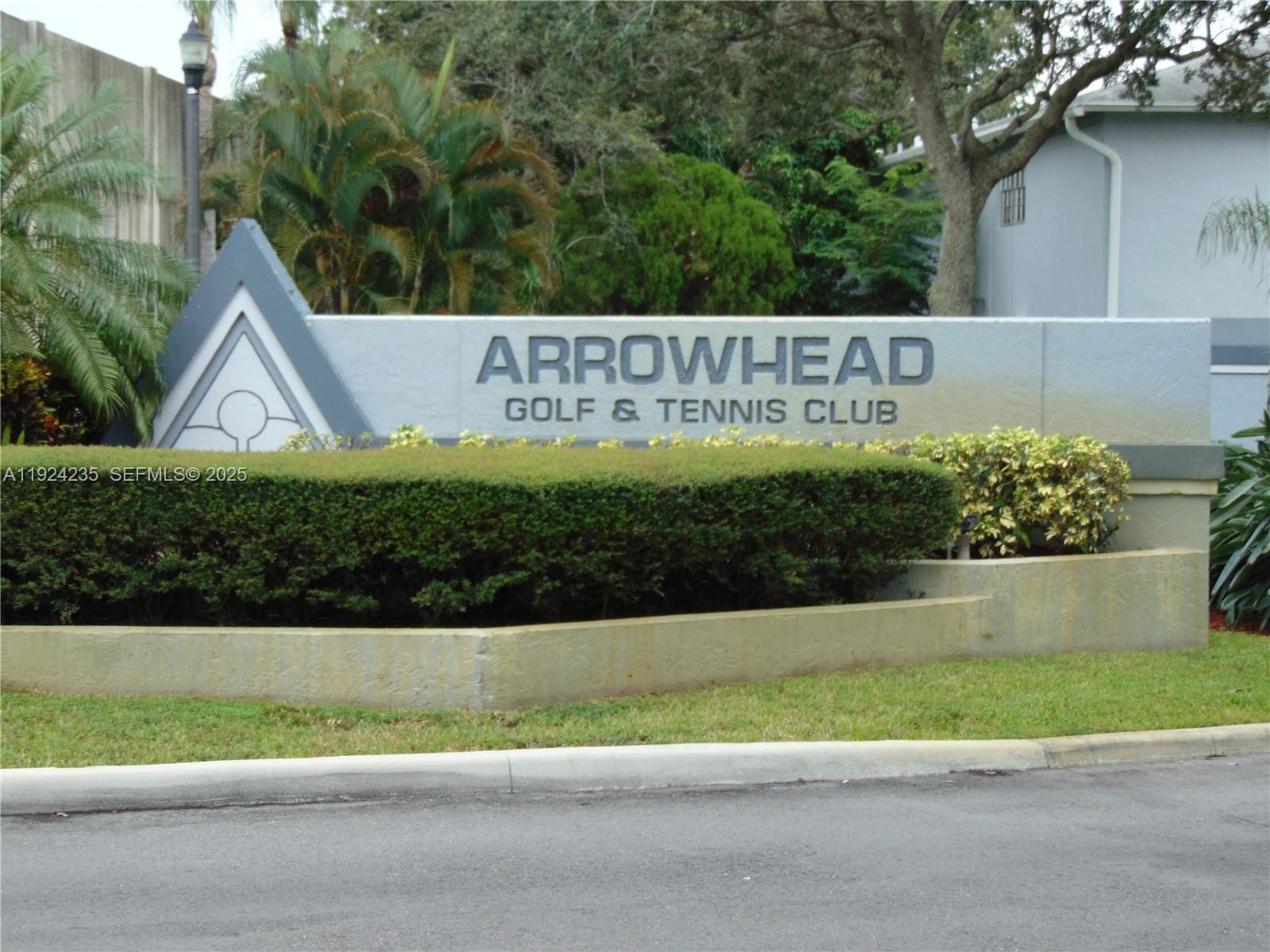 ARROWHEAD GOLF & TENNIS C - Residential Lease
