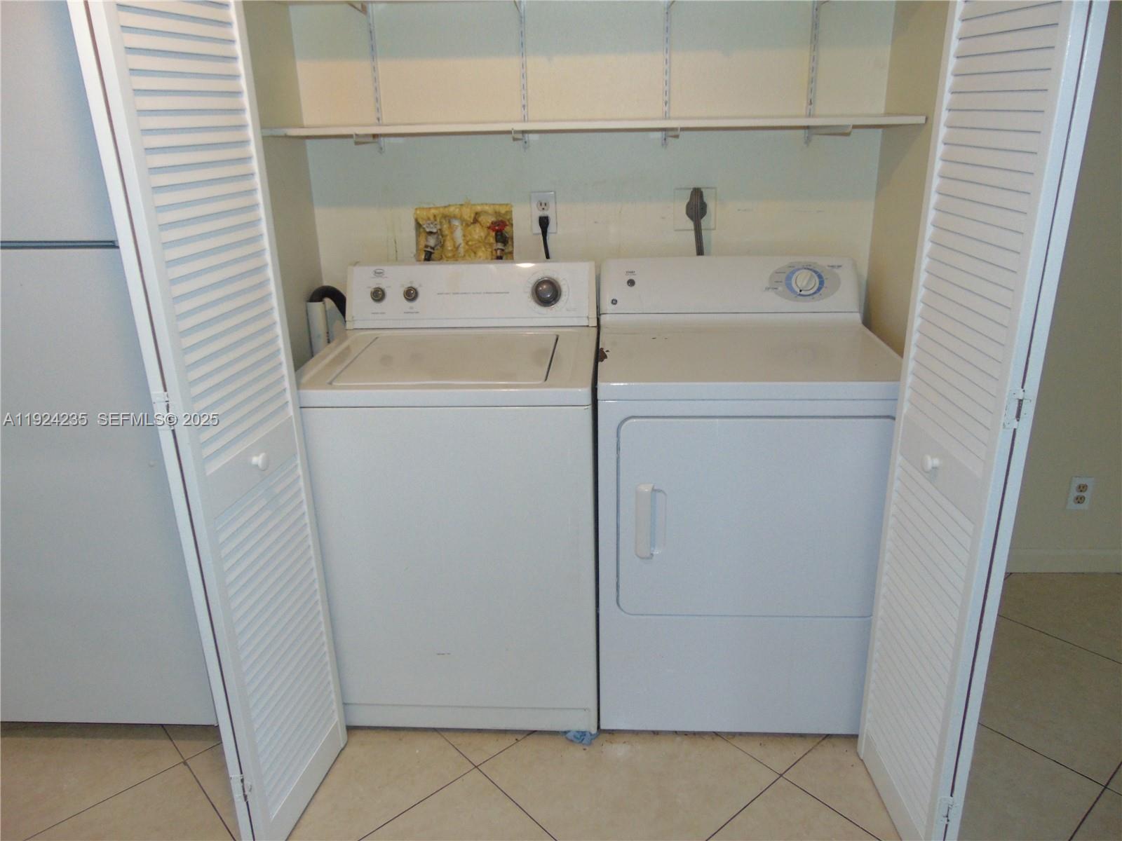 ARROWHEAD GOLF & TENNIS C - Residential Lease