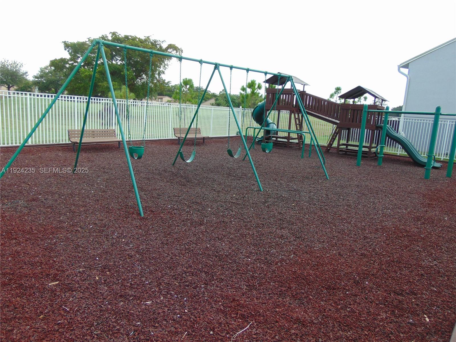 ARROWHEAD GOLF & TENNIS C - Residential Lease