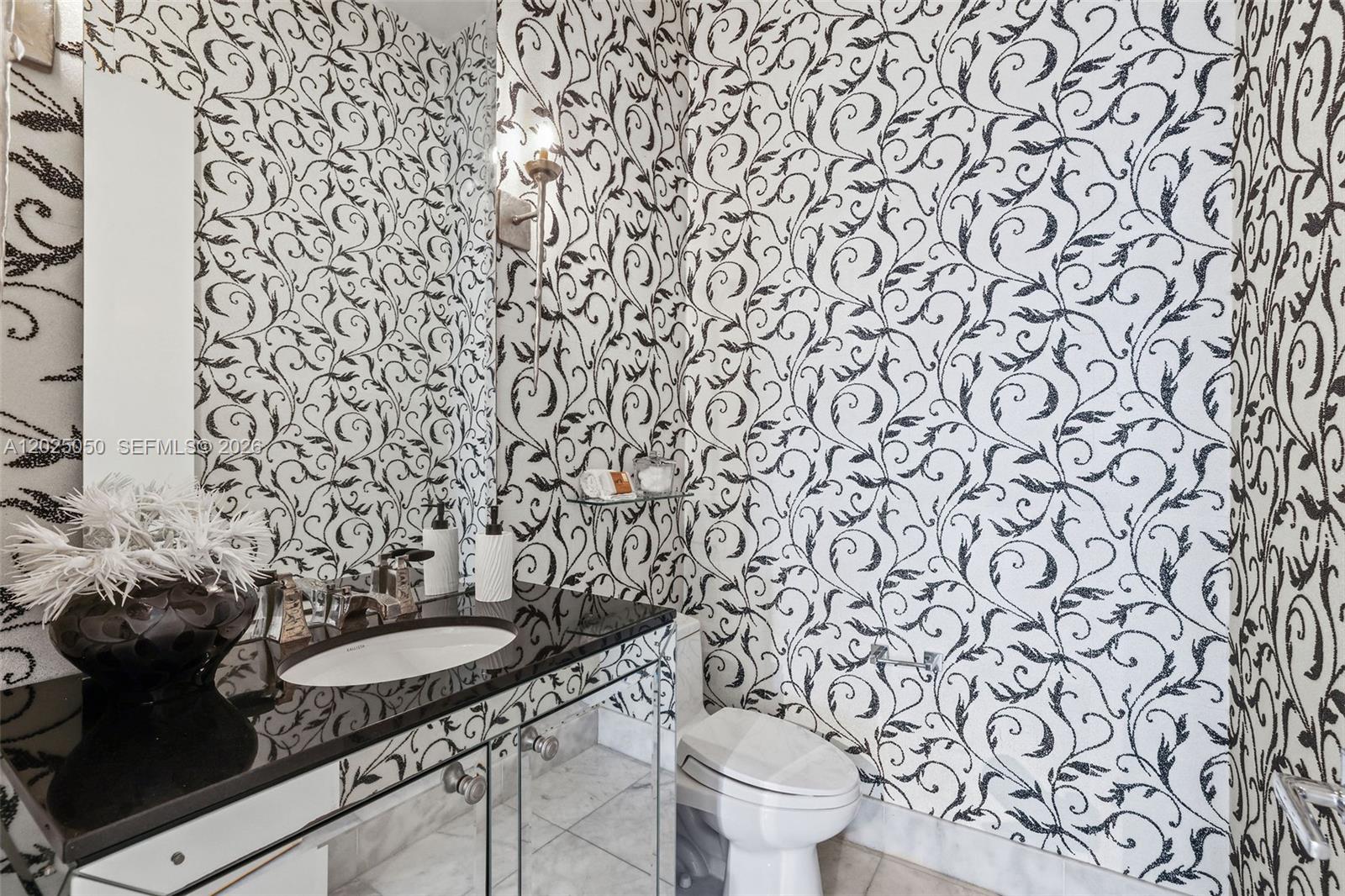 THE MERIDIAN CONDO - Residential