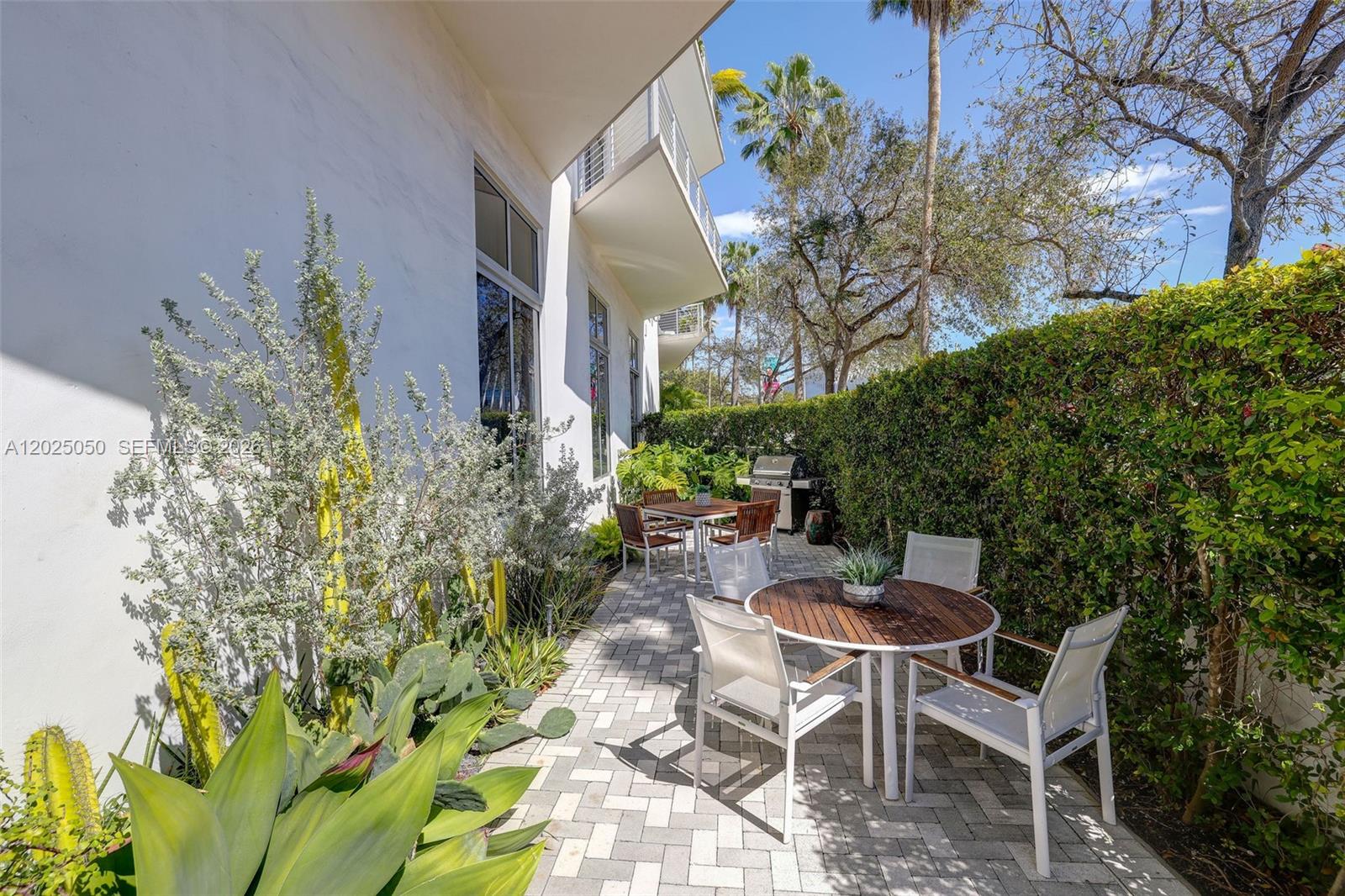 THE MERIDIAN CONDO - Residential