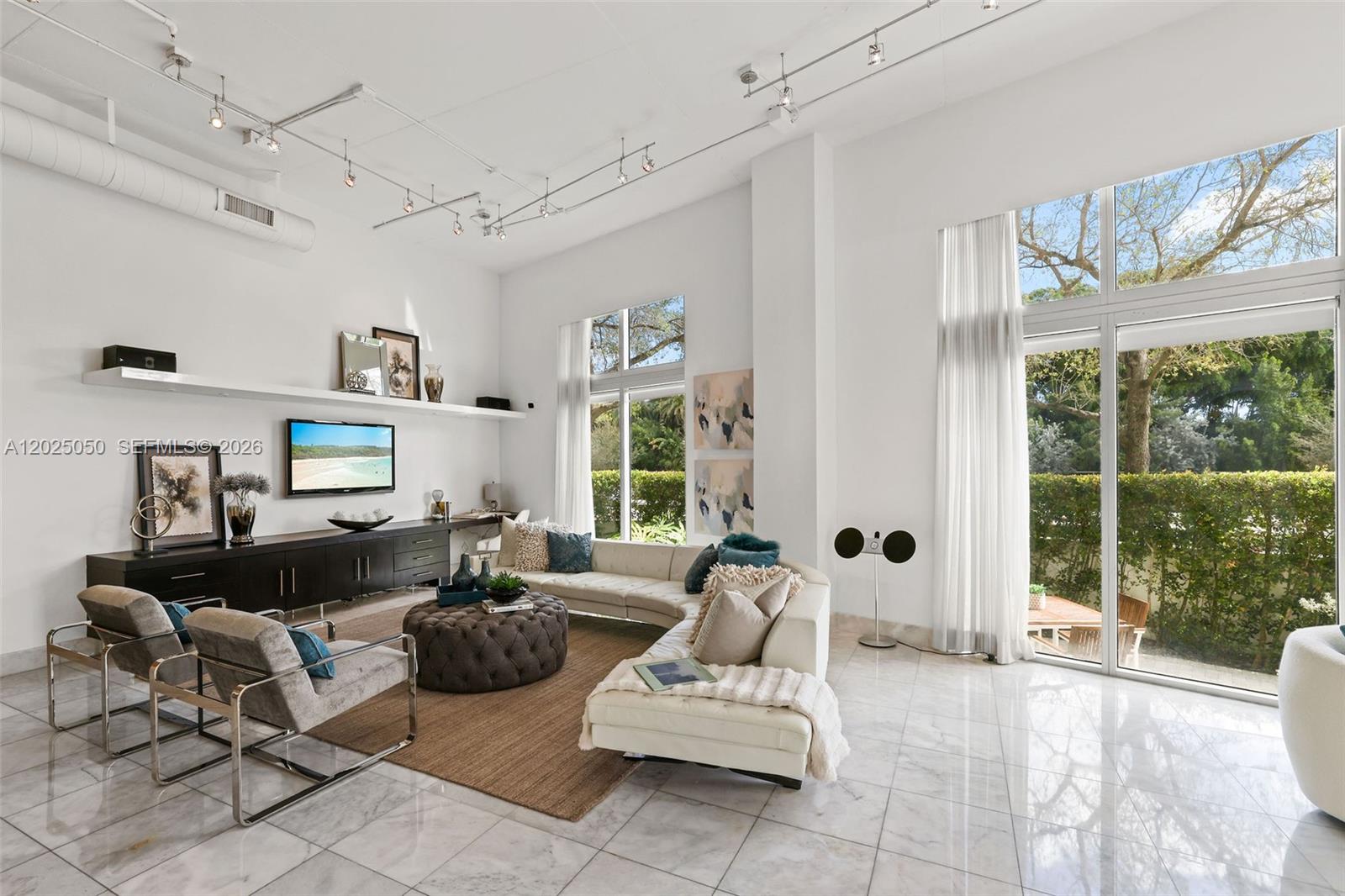 THE MERIDIAN CONDO - Residential