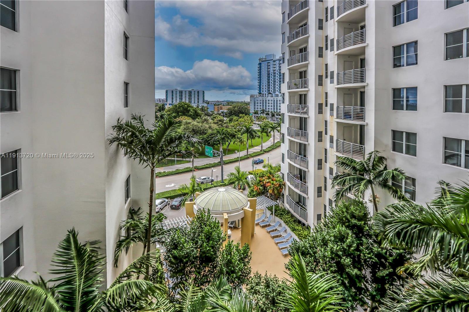 RADIUS CONDO - Residential Lease