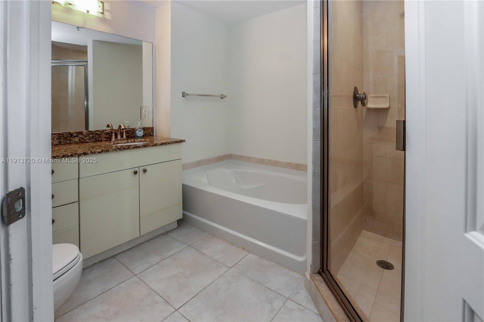 RADIUS CONDO - Residential Lease