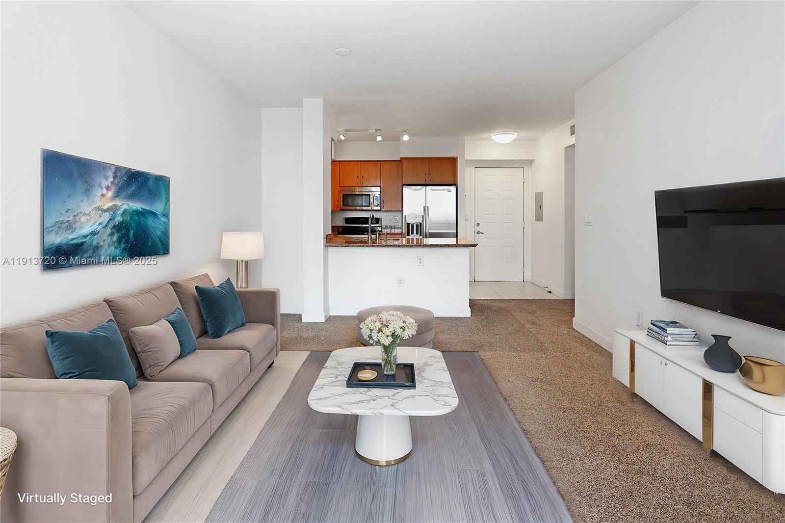 RADIUS CONDO - Residential Lease