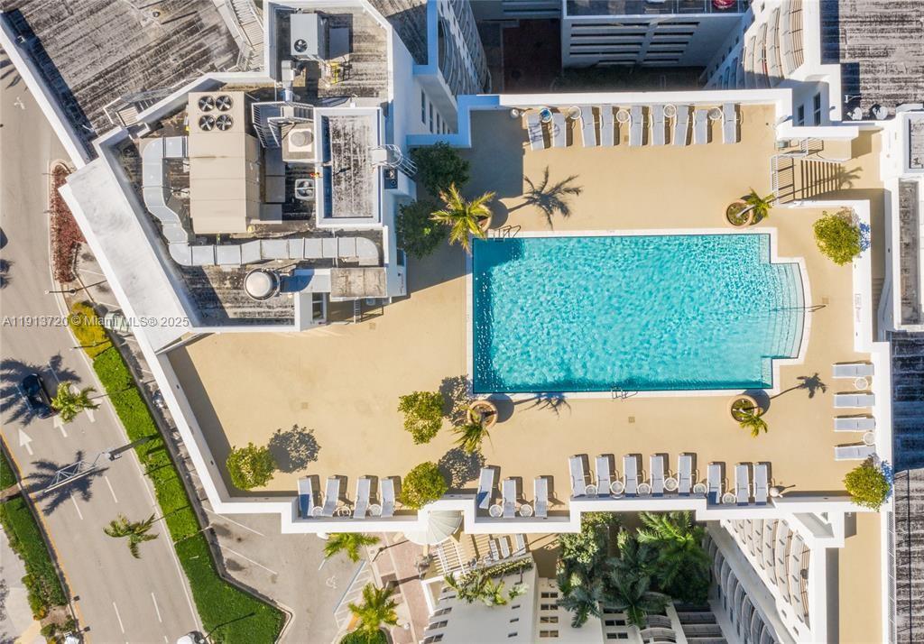 RADIUS CONDO - Residential Lease