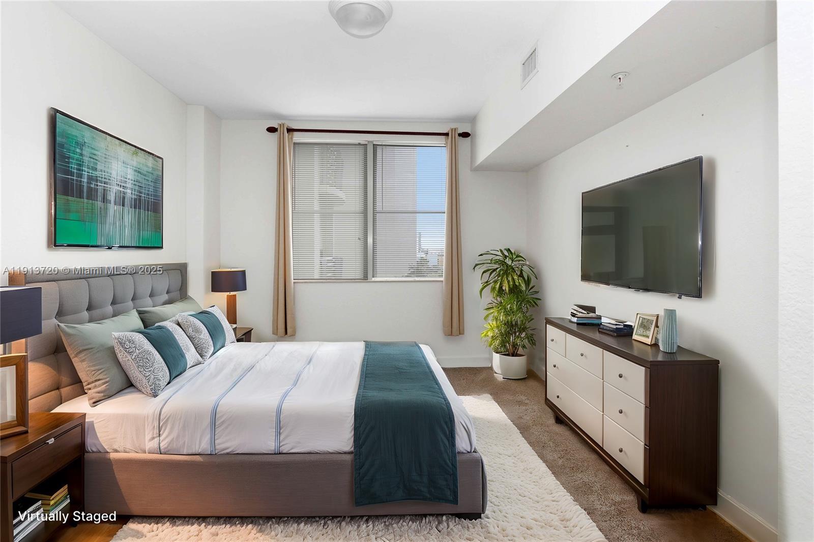 RADIUS CONDO - Residential Lease