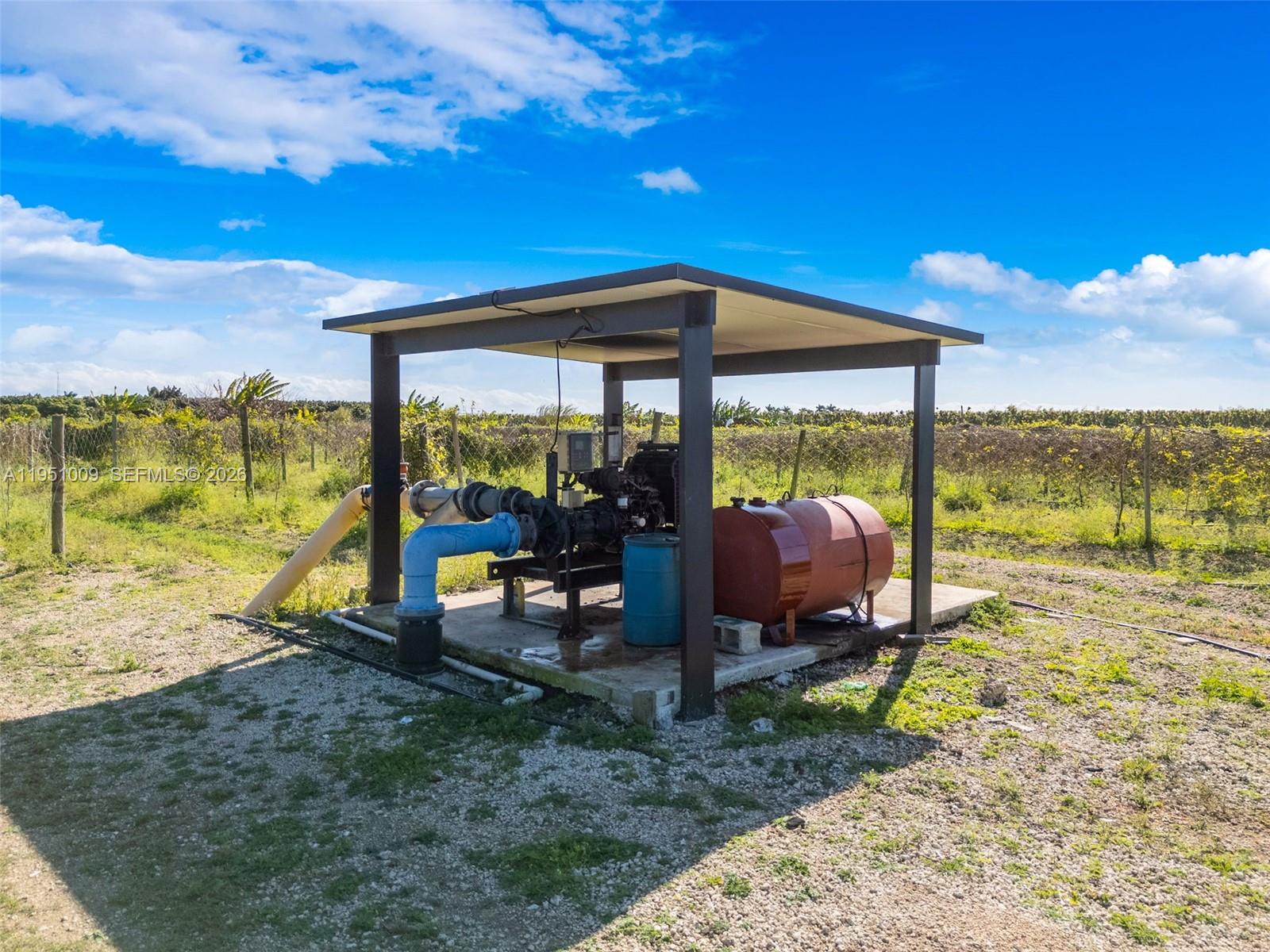 SOUTH REDLAND - Land