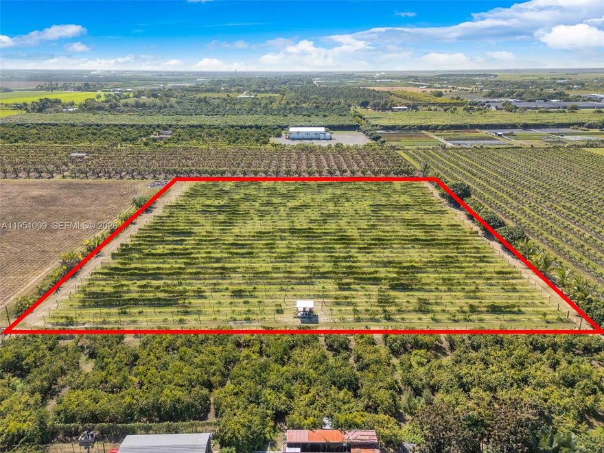 5 ACRE BUILDABLE LOT CURRENT USE FARMLAND GROWING PASSION FRUIT VINES. AH 9 FOOT ELEVATION. HI AND DRY ROCKLAND, LOW TAXES 212 YEARLY ...SIGN ON PROPERTY. ANOTHER 7 ACRES IN AREA OWNED BY SAME FOR SALE. PRICED TO SELL....