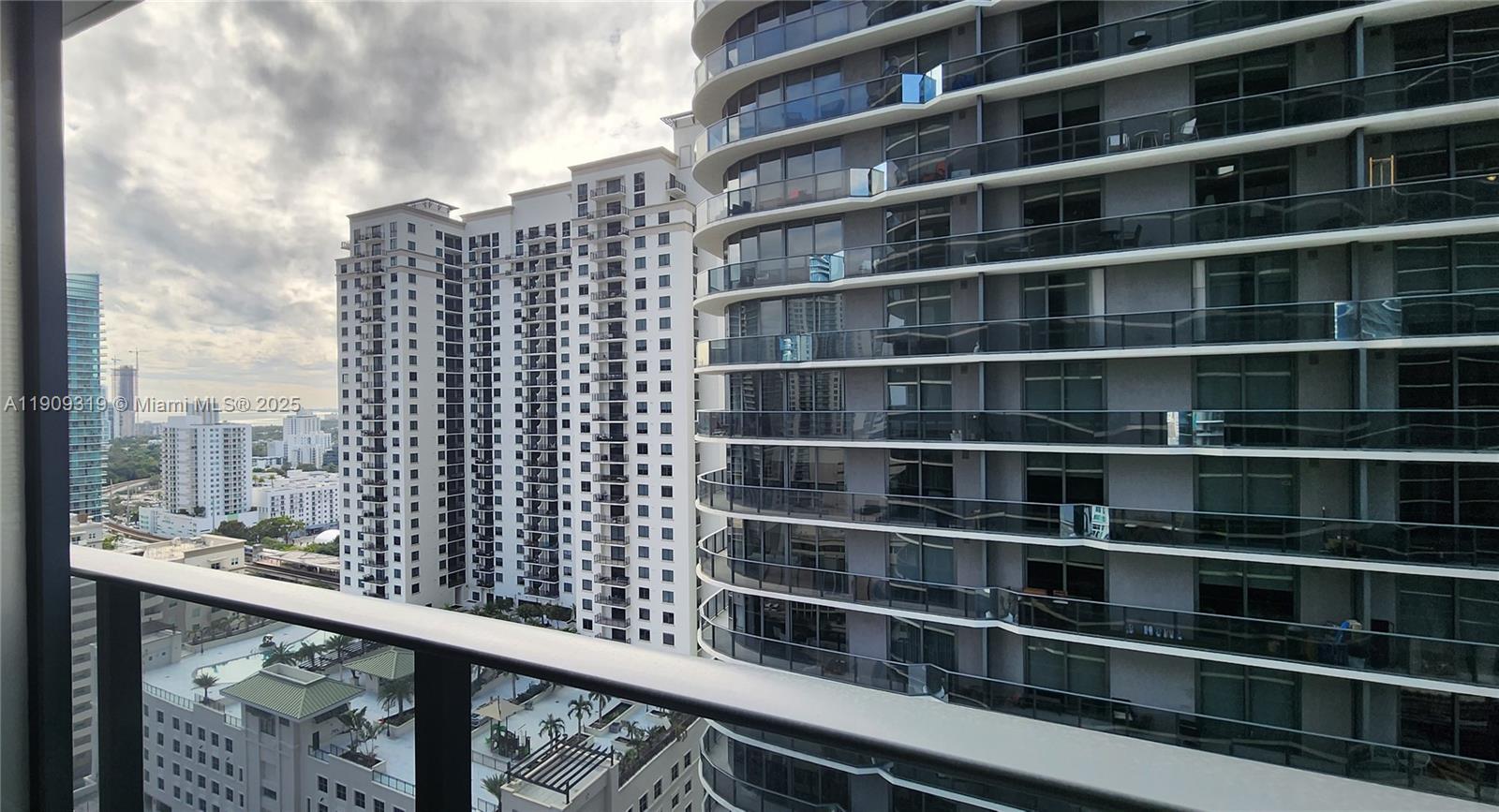 BRICKELL HEIGHTS EAST CON - Residential Lease