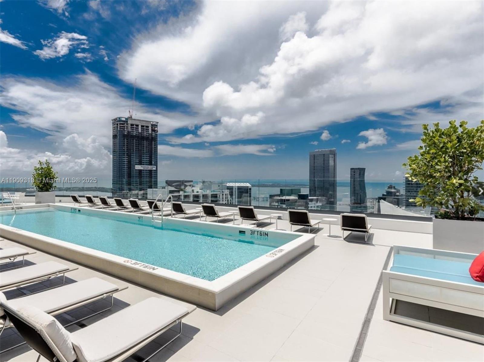 BRICKELL HEIGHTS EAST CON - Residential Lease