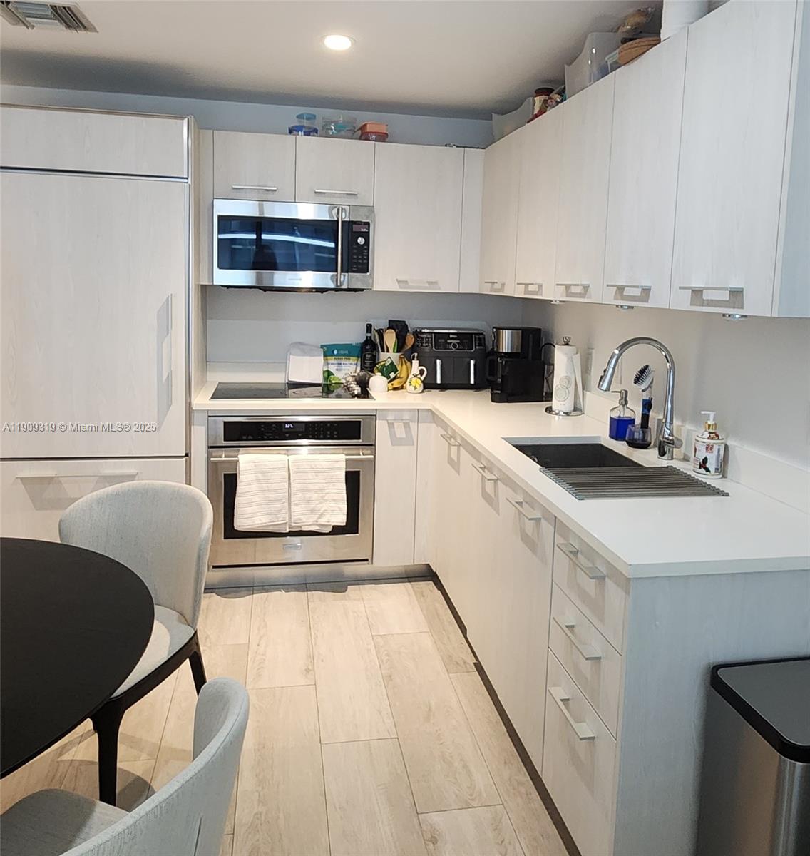 BRICKELL HEIGHTS EAST CON - Residential Lease