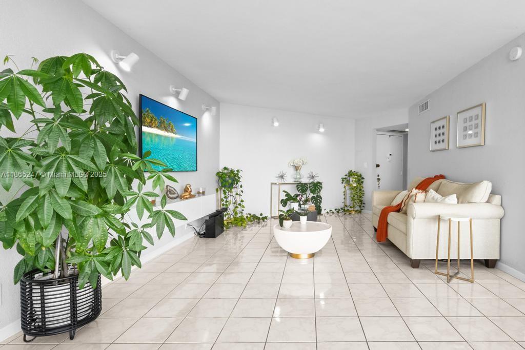 ENVIRON I CONDO 9 - Residential