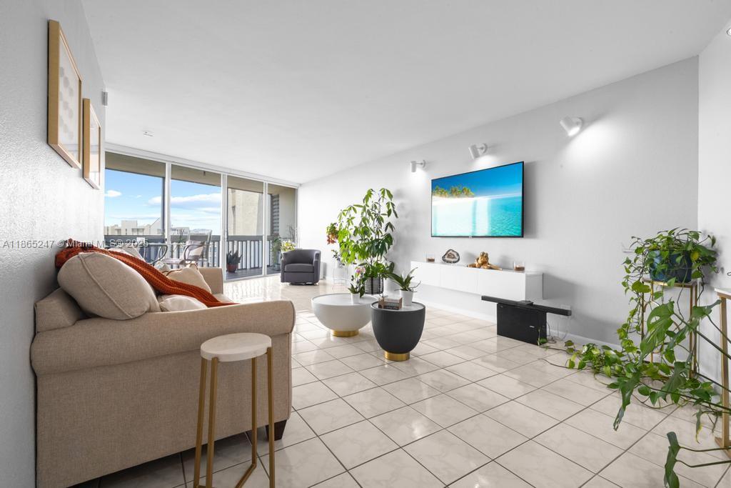 ENVIRON I CONDO 9 - Residential