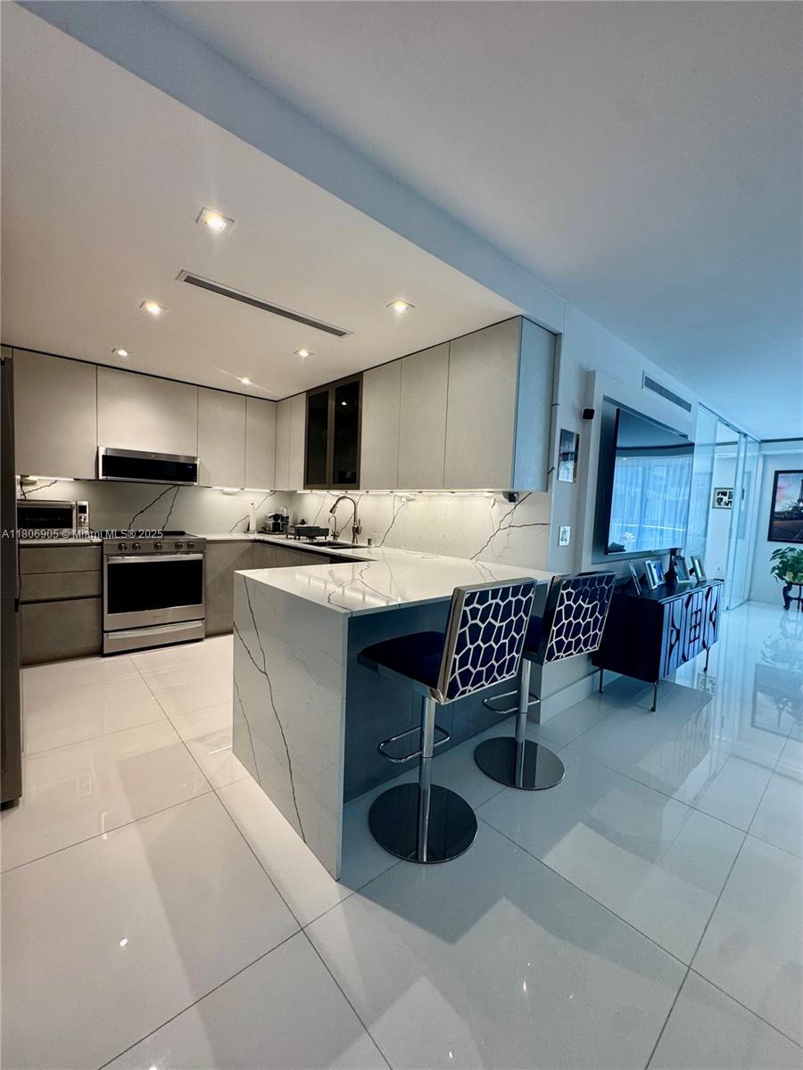 9801 Collins Ave 19J, Bal Harbour, Miami-Dade County, Florida - 2 Bedrooms  
2 Bathrooms - 