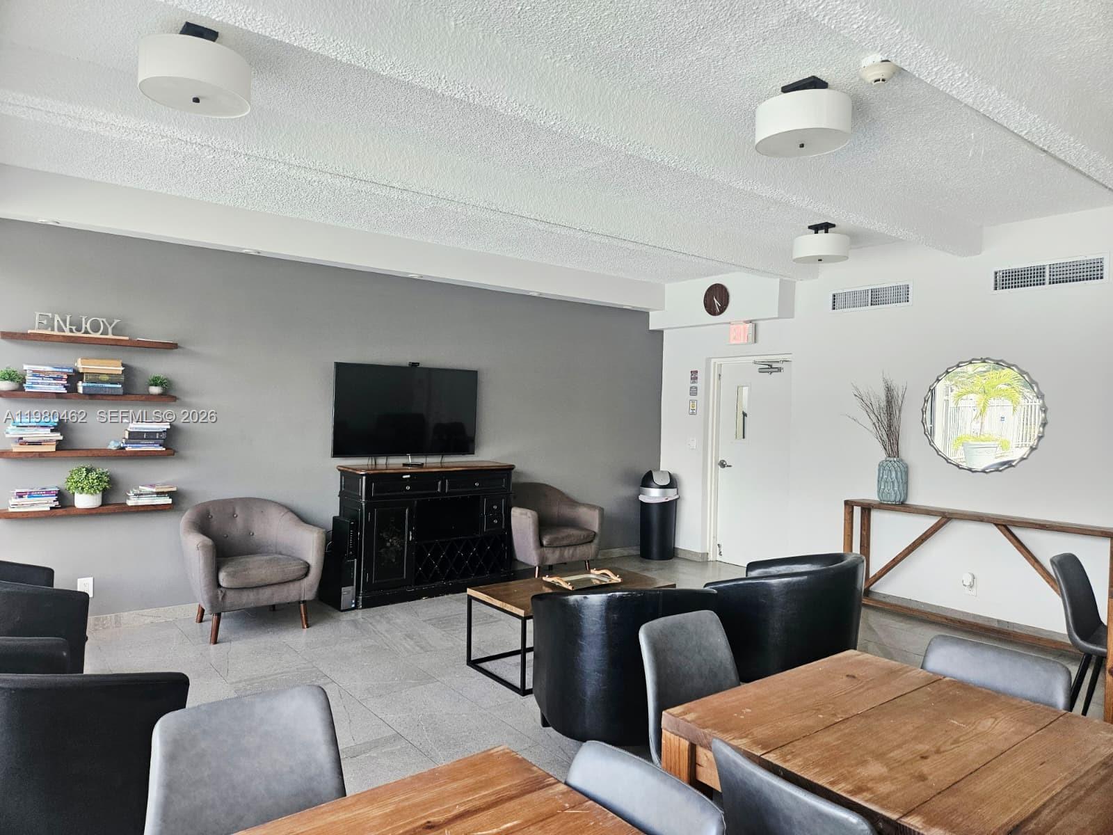 VILLA DORADA CONDO NO 2 - Residential