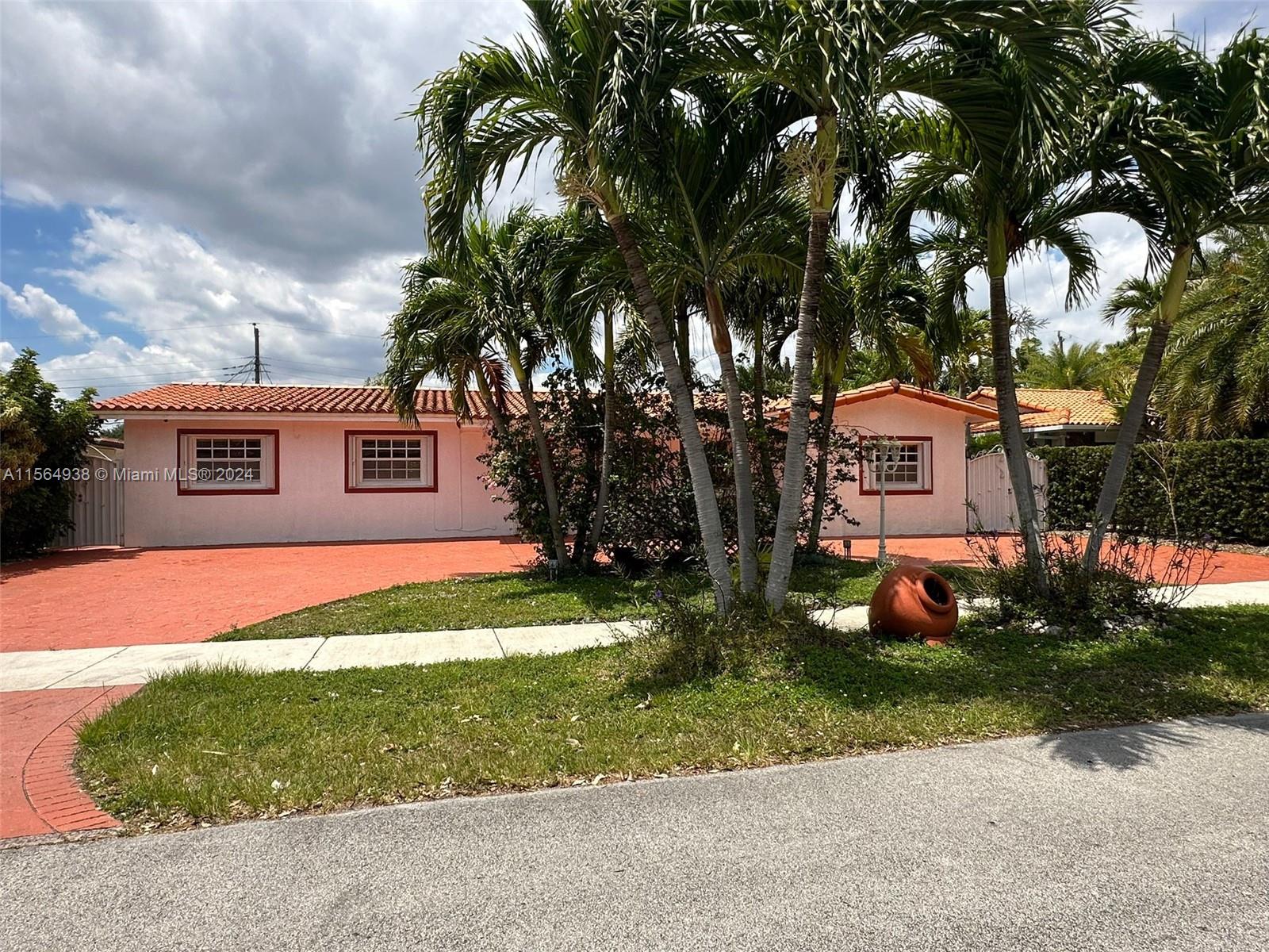 Property for Sale at 3010 Sw 77th Pl Pl, Miami, Broward County, Florida - Bedrooms: 5 
Bathrooms: 4  - $795,000