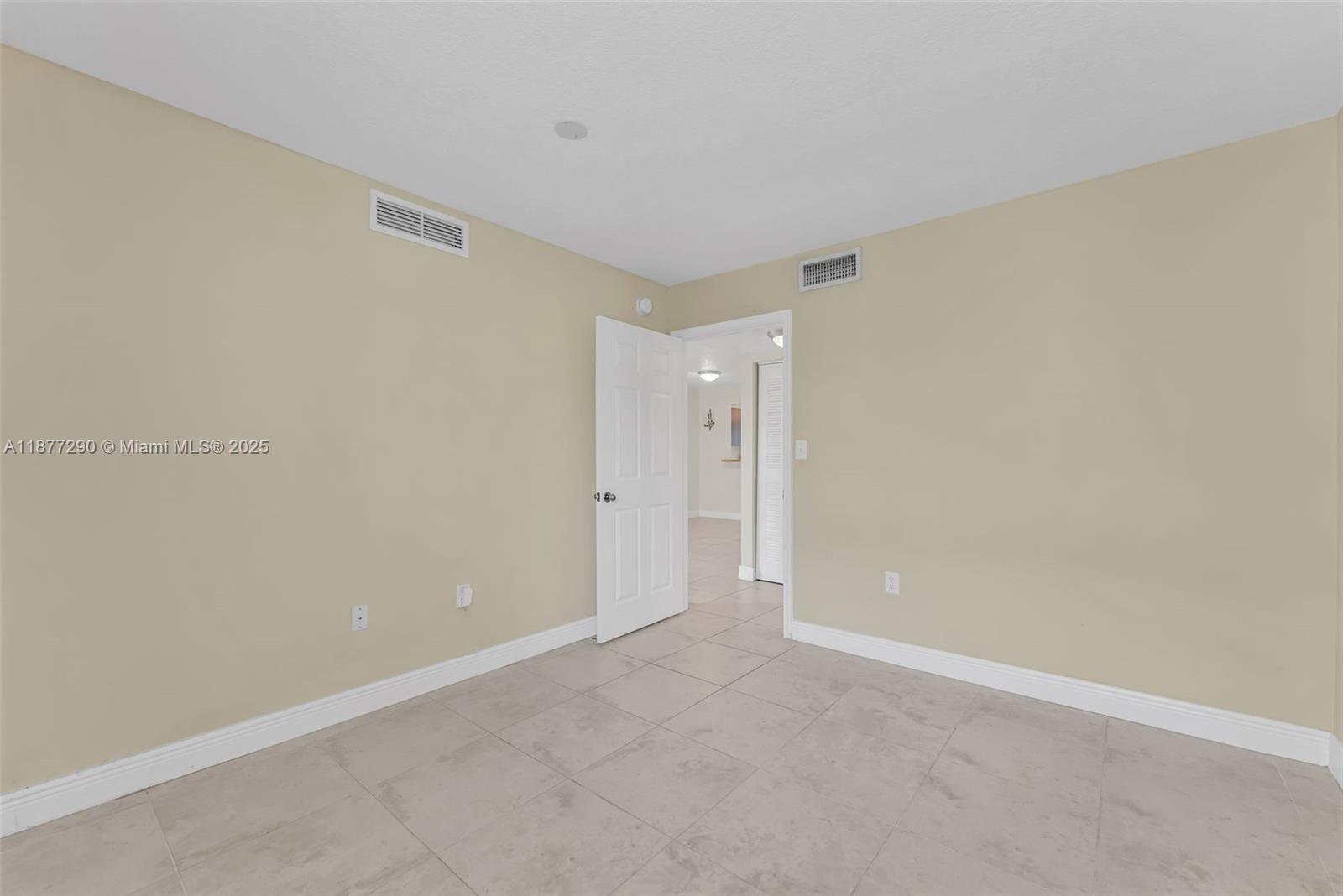 JASMINE LAKES II CONDO - Residential