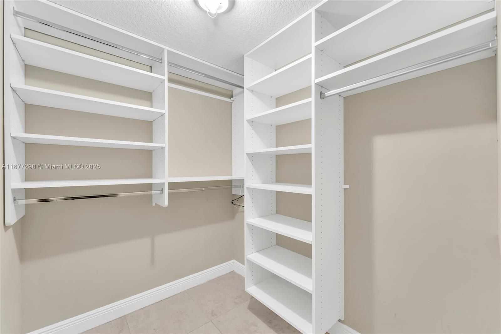 JASMINE LAKES II CONDO - Residential