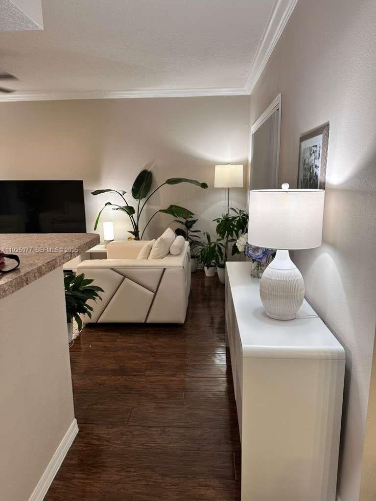 220 SW 116th Ave 15201, Pembroke Pines, FL, 33025/$355,000 4 220 SW 116th Ave 15201