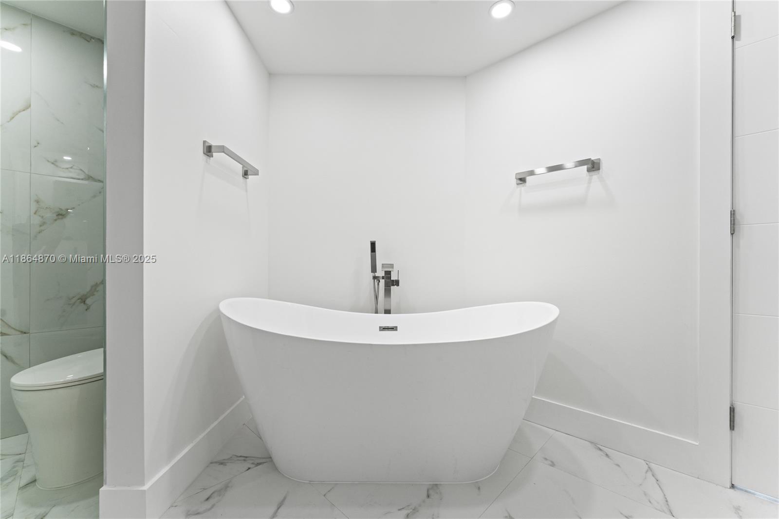 MYSTIC POINTE CONDO NO TH - Residential