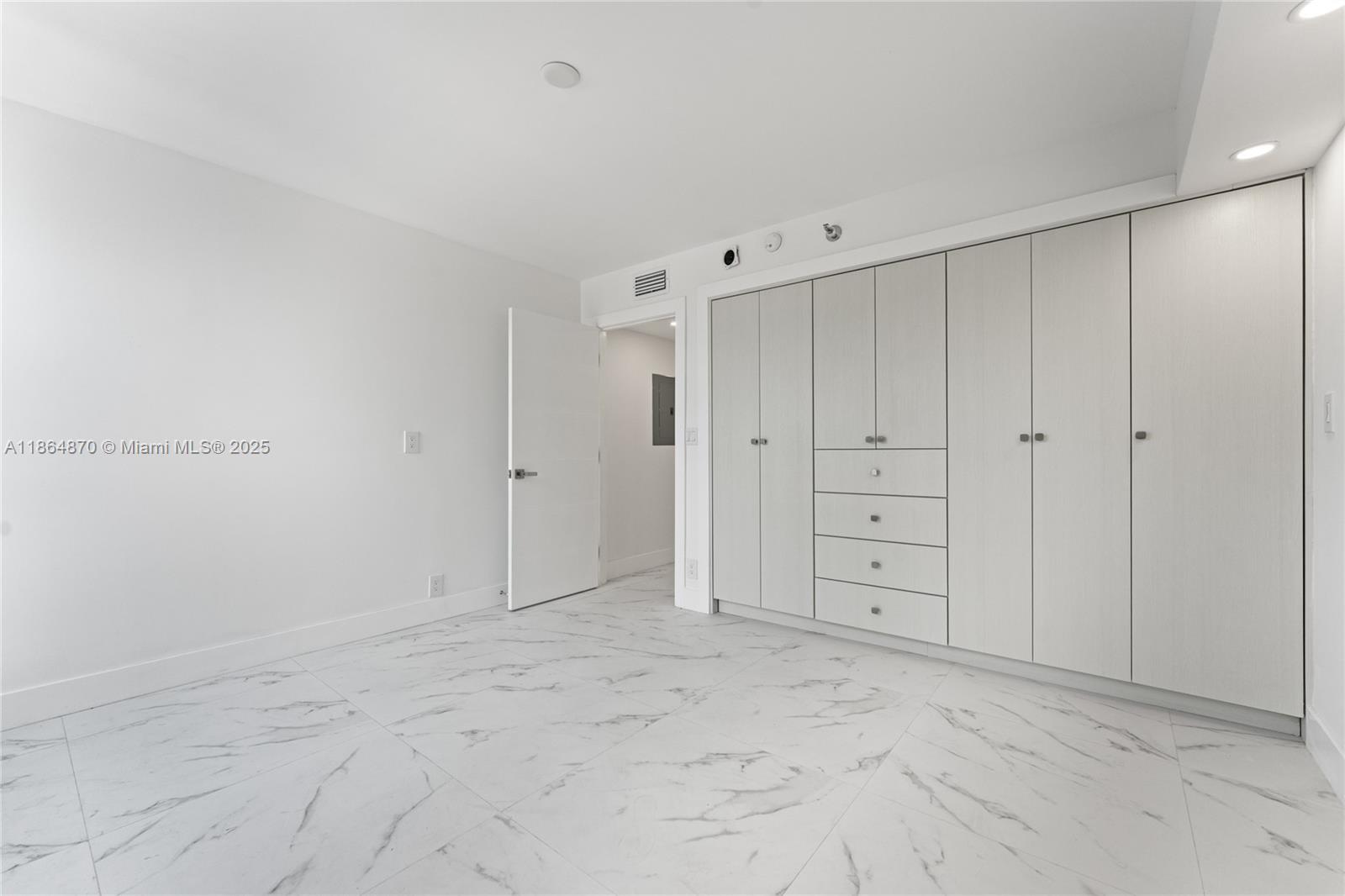 MYSTIC POINTE CONDO NO TH - Residential