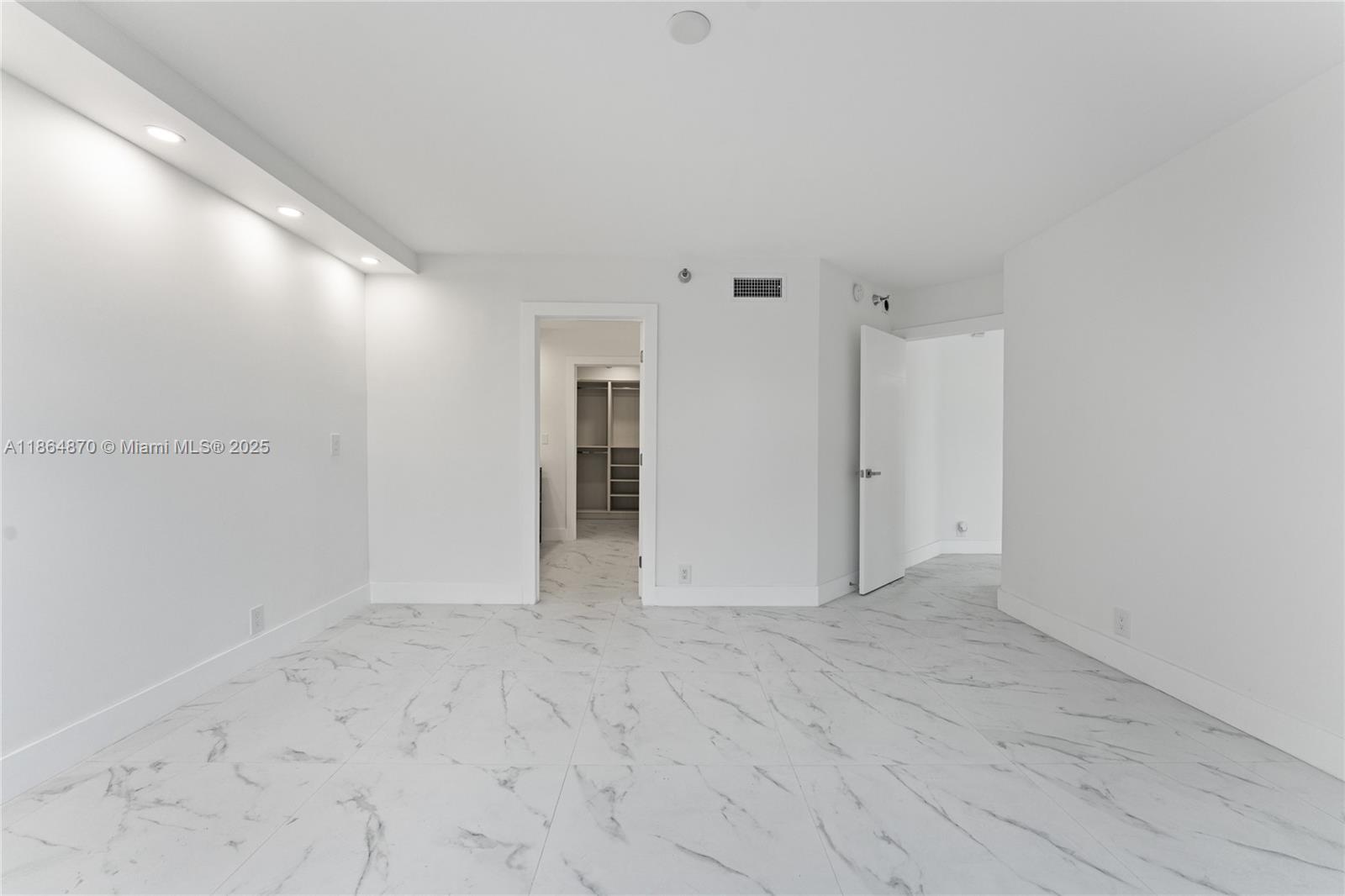 MYSTIC POINTE CONDO NO TH - Residential