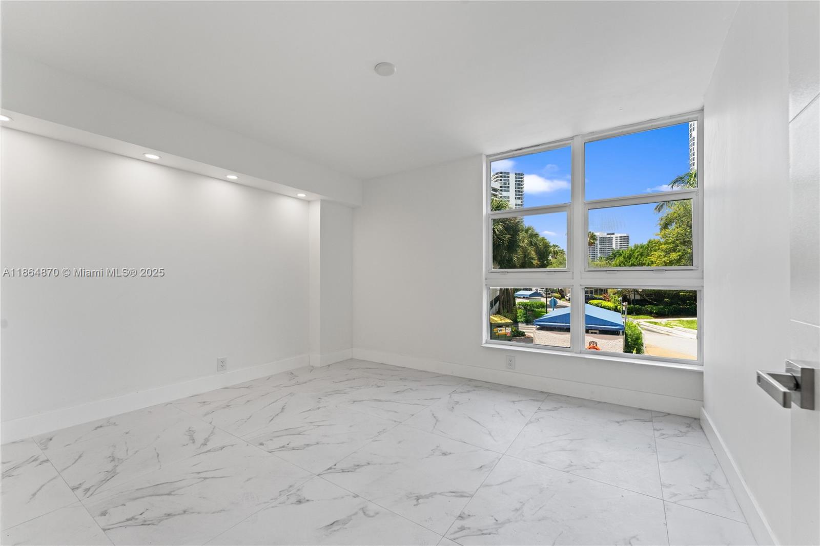 MYSTIC POINTE CONDO NO TH - Residential