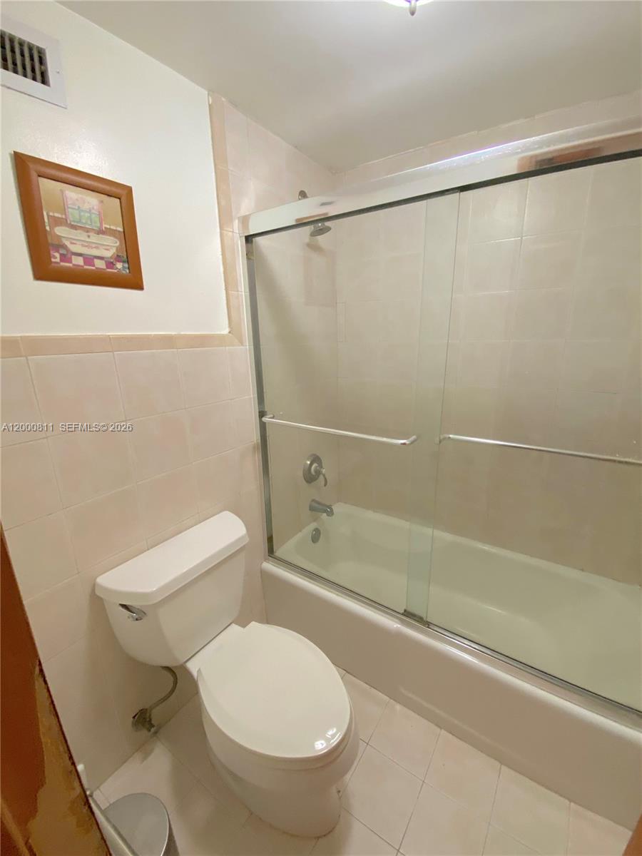 THE DECOPLAGE CONDO - Residential Lease