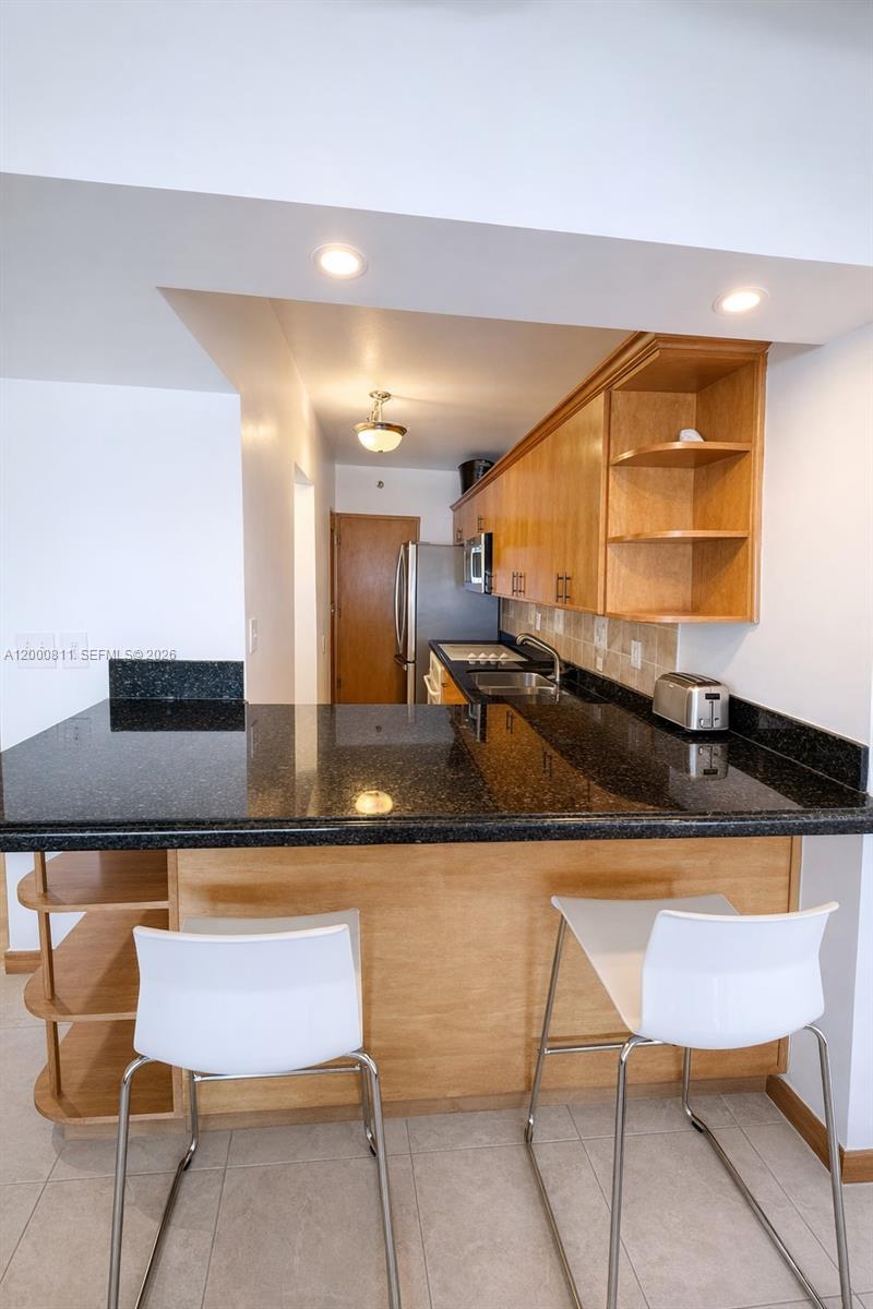 THE DECOPLAGE CONDO - Residential Lease