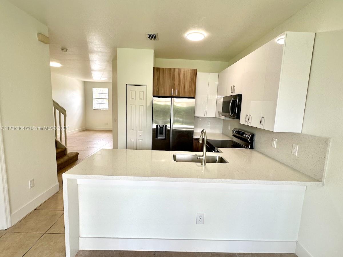 360 NE 21st Ave 360