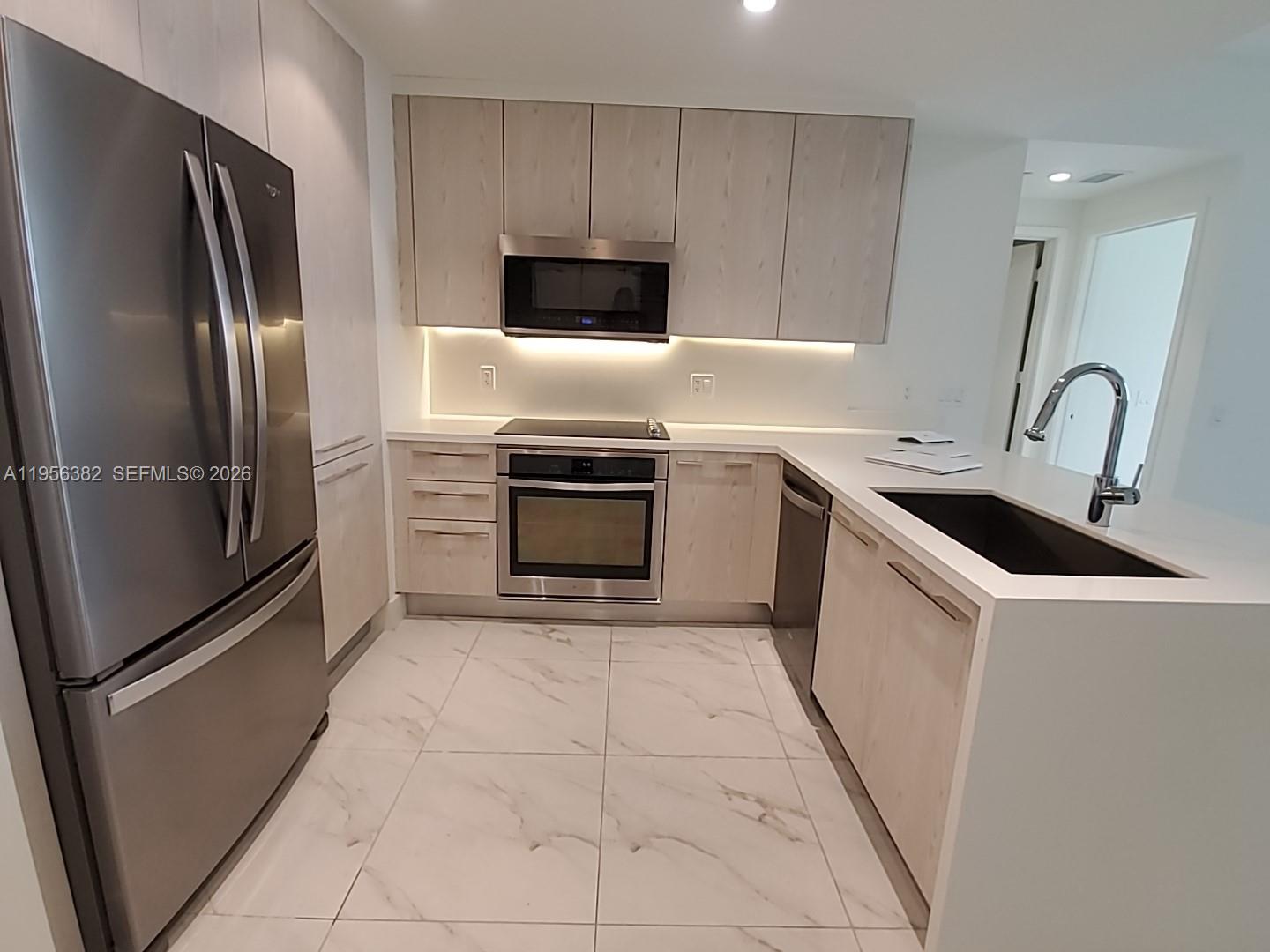 2000 Metropica Way 412