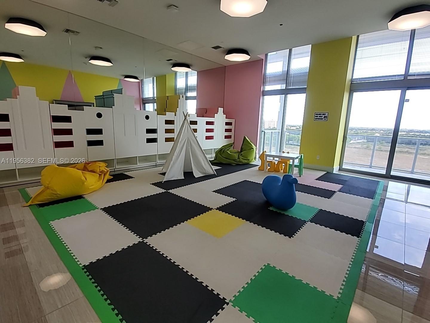 METROPICA NORTH TOWER ONE - Residential